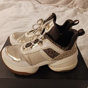 Olympia Mesh and Metallic Logo Trainer Size 9